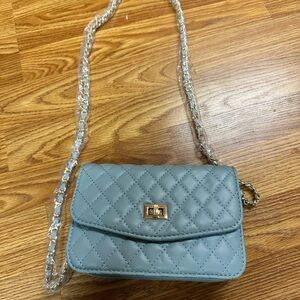 Elegant Quilted Crossbody Bag in Blue